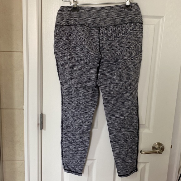 Torrid leggings 14-18 - Picture 2 of 4